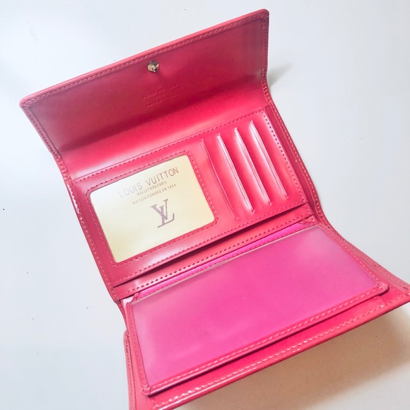 [NEW] Patent Leather Monogram Wallet - Picture 3 of 5